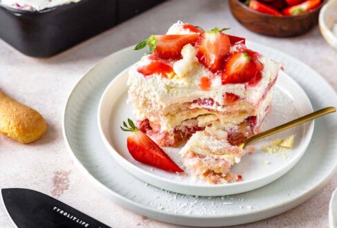 erdbeer_Rhabarber_Tiramisu-3_quadratisch